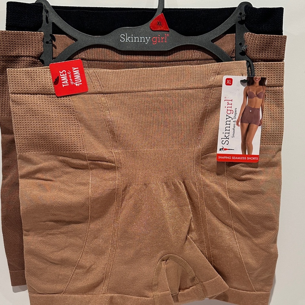 NWT  Skinny Girl Shaping Seamless Shorts that Tames your Tummy.
